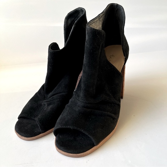 42 Gold Black Suede Heeled Peep Toe Ankle Booties Size 6 - Picture 3 of 14